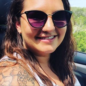 Meet your Posher, Stephanie